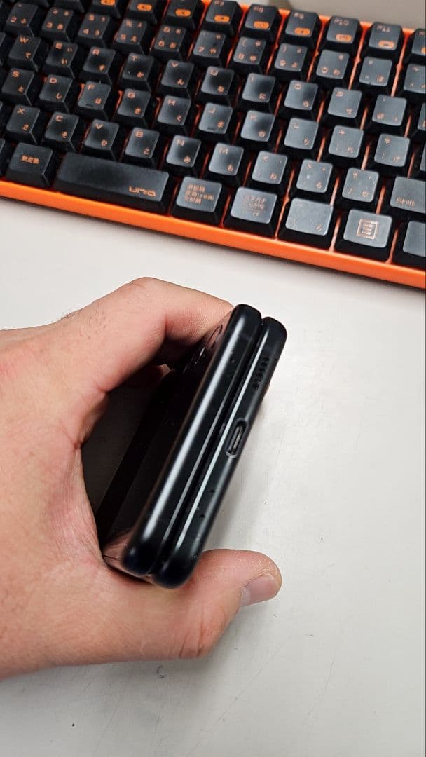 【au版】Galaxy Z Flip 3 5G SCG12 ファントムブラック