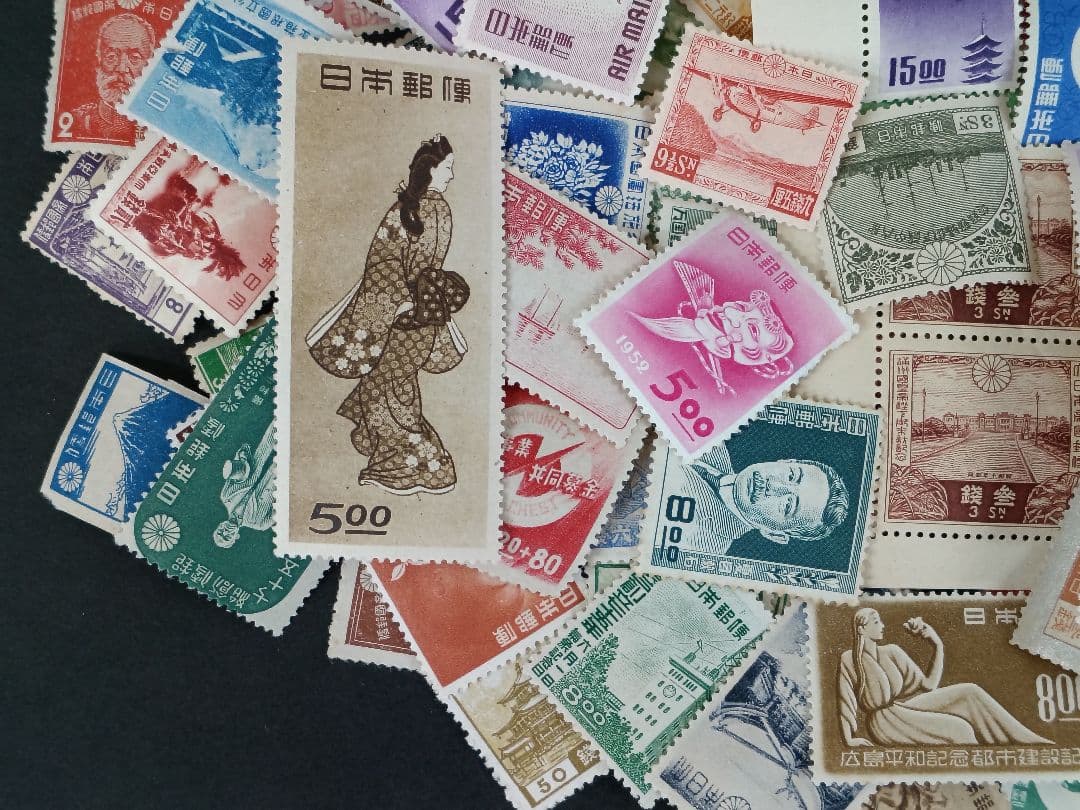 ●銭単位切手　未使用美品　見返り美人・月に雁・航空切手等　古い切手100枚以上●