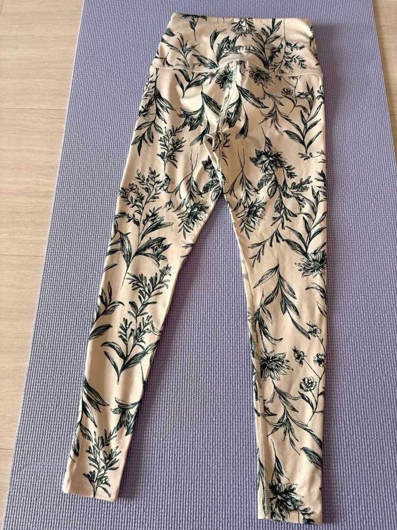 【美品】エミヨガ　上下セット　0サイズ　ホワイト