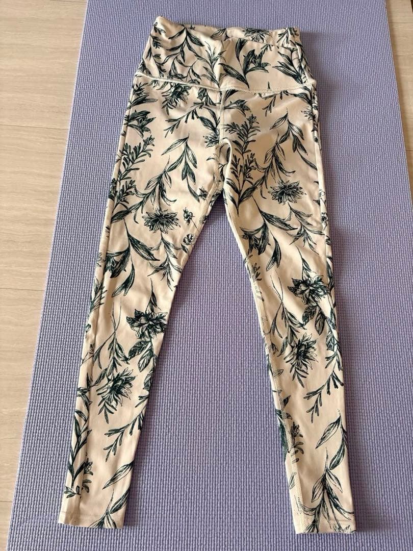 【美品】エミヨガ　上下セット　0サイズ　ホワイト