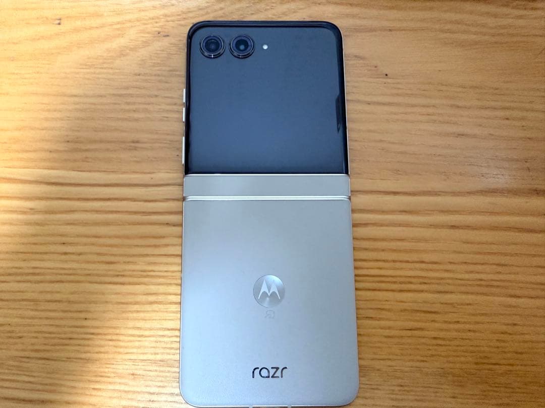 【新品】motorola razr 50s サンドクリーム