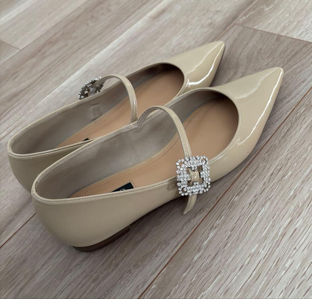 OHGA エナメル ビジューパンプス ベージュ 24.5