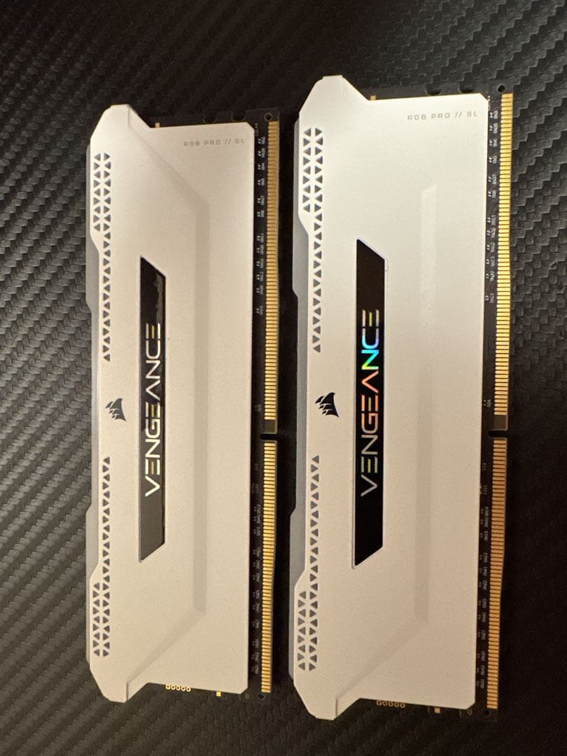 CORSAIR メモリ DDR4-3600 C18 16GBx2枚 RGB
