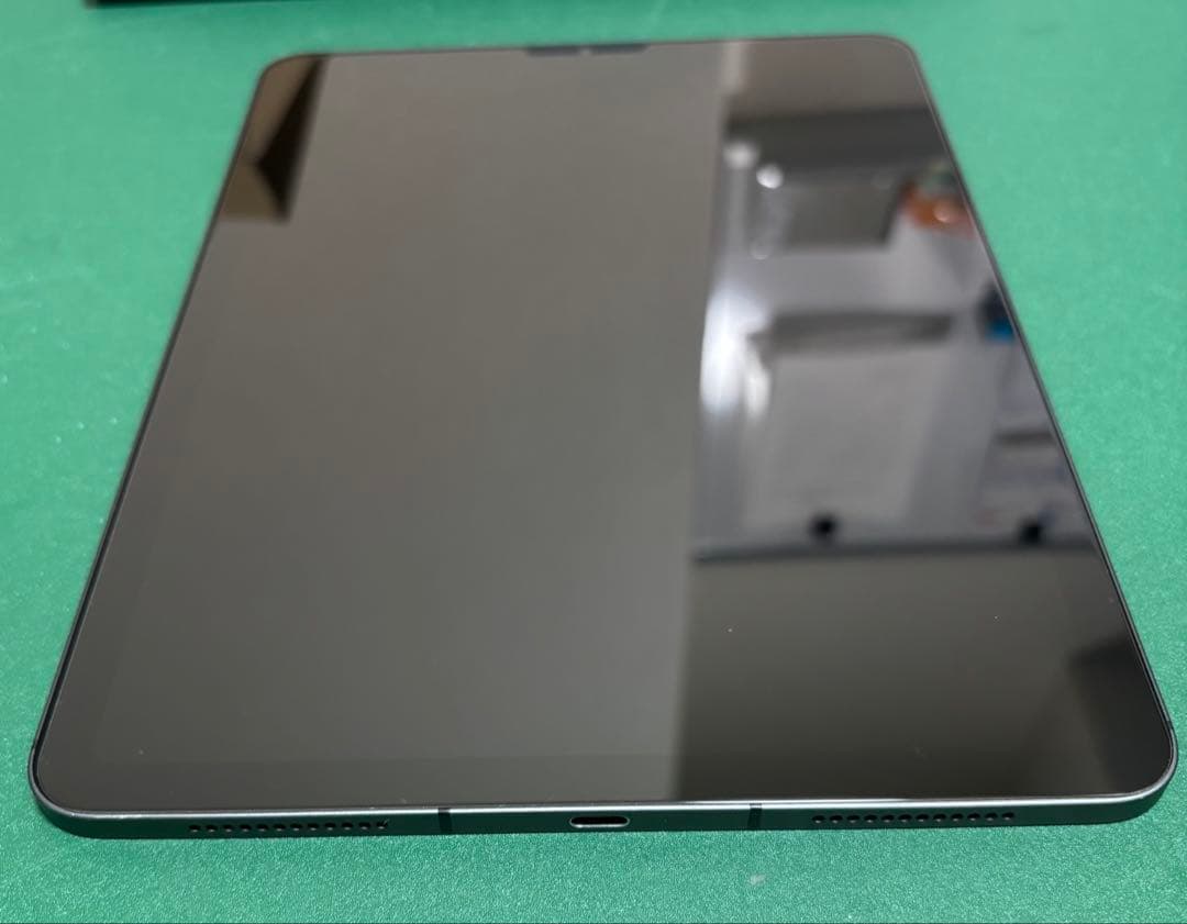 タ*シ様 Apple iPad Air シルバー