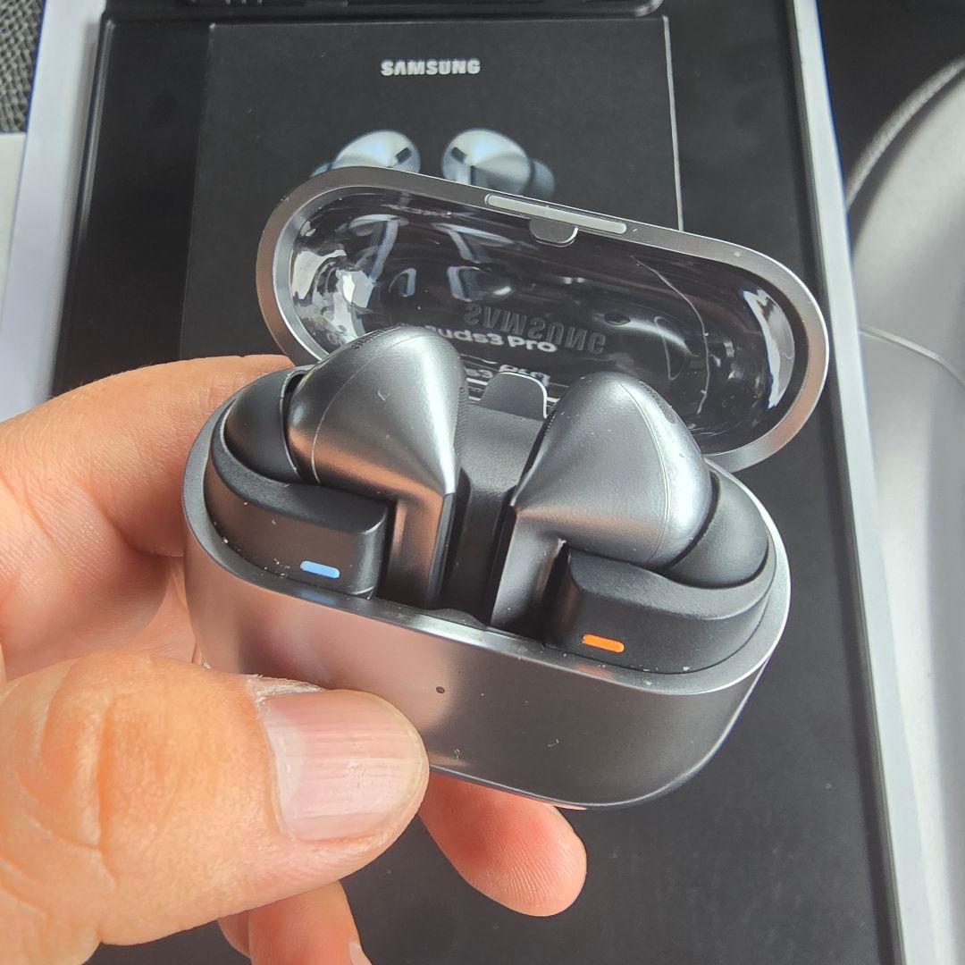 Samsung Galaxy Buds3 Pro ワイヤレスイヤホン + ケース