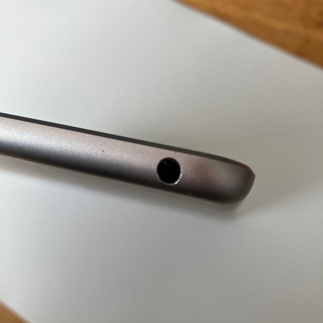 iPad 第5世代　タブレット　本体　スペースグレイ　32GB wifi