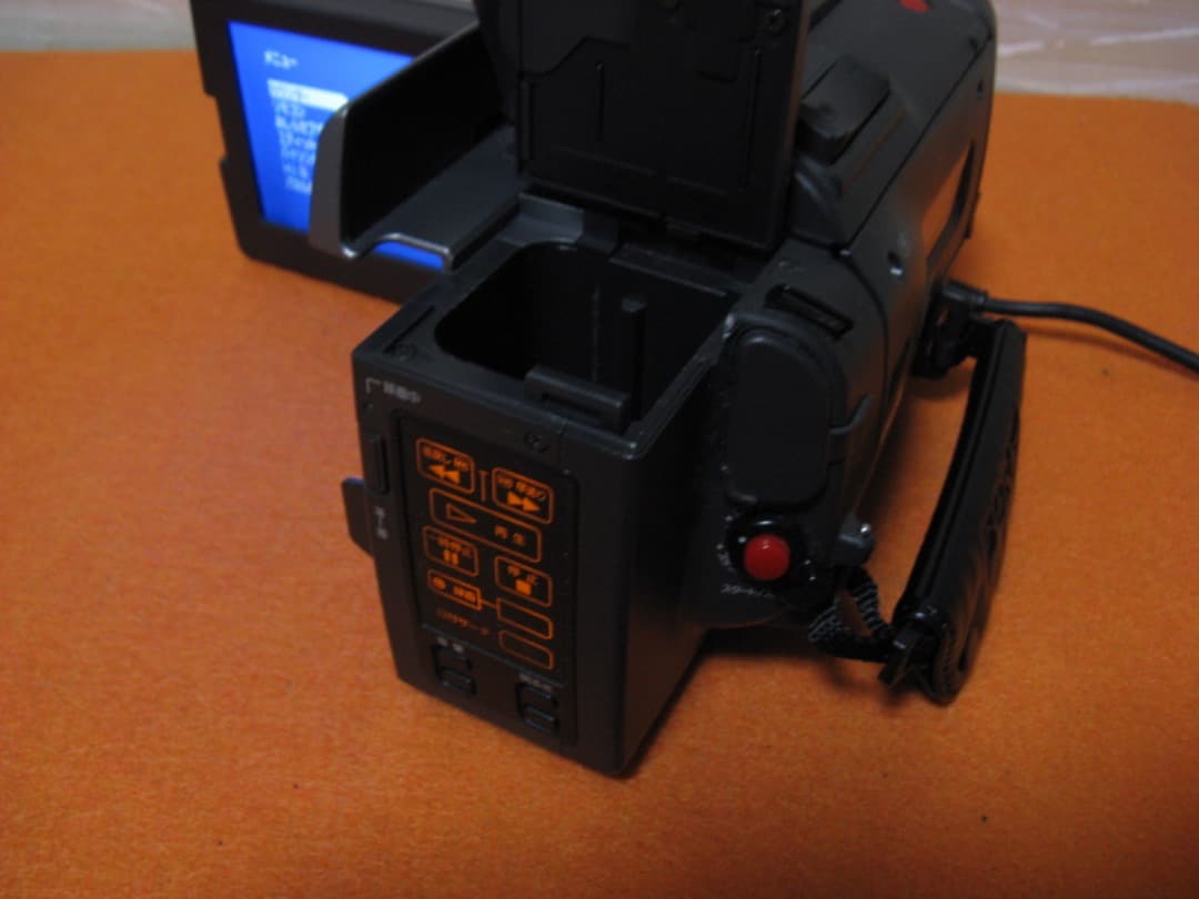 動作OK❗️☆SONYの液晶Hi8/8ミリビデオカメラ/CCD-TRV90