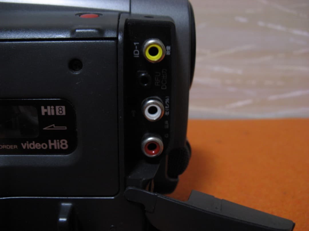 動作OK❗️☆SONYの液晶Hi8/8ミリビデオカメラ/CCD-TRV90