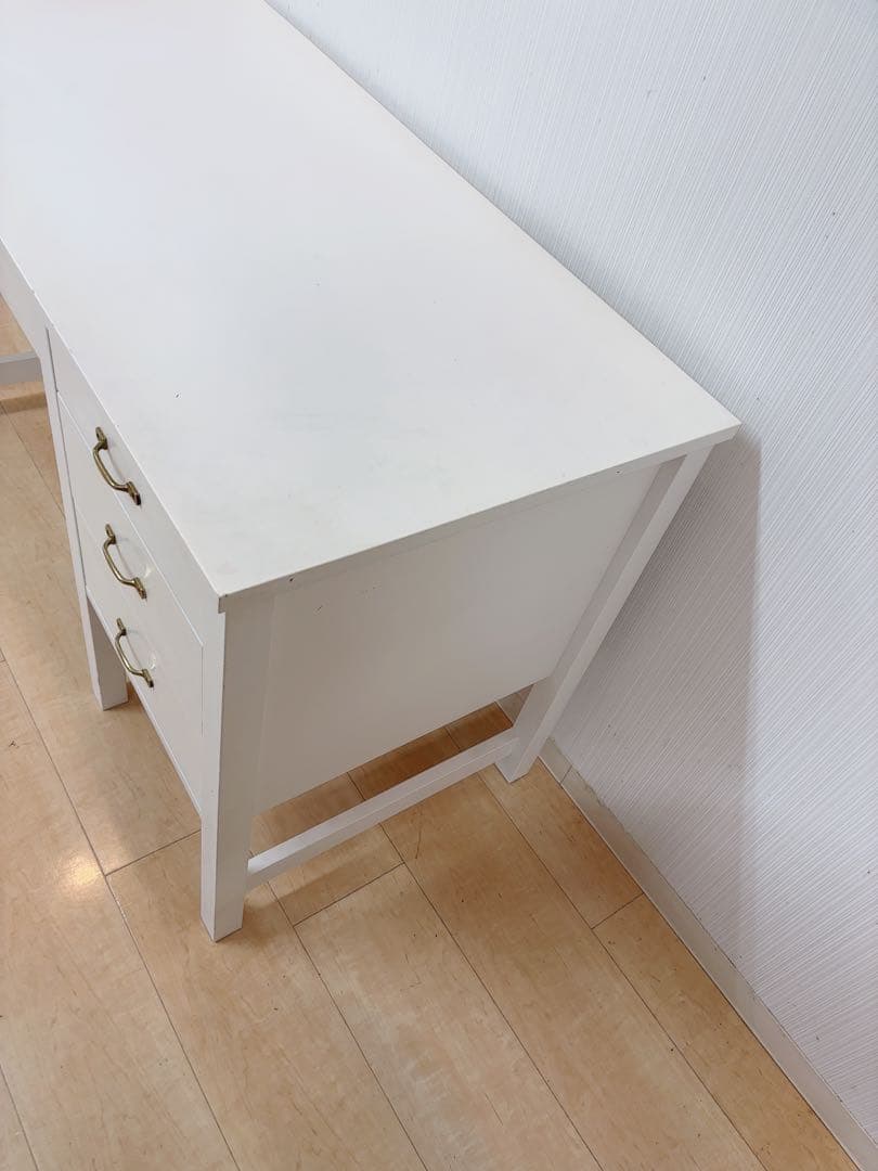ホワイト木製デスク 3引き出し付き
