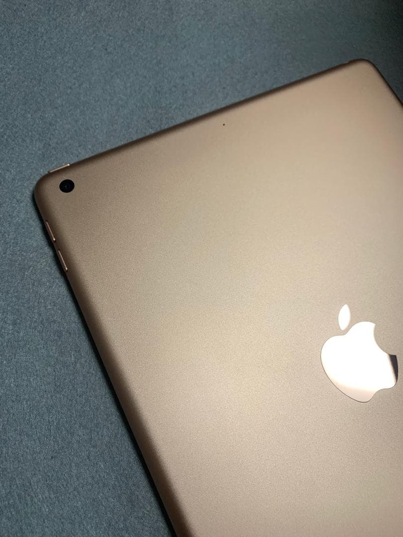 超美品 iPad 第7世代 10.2インチ 128GB WiFi版 ゴールド色