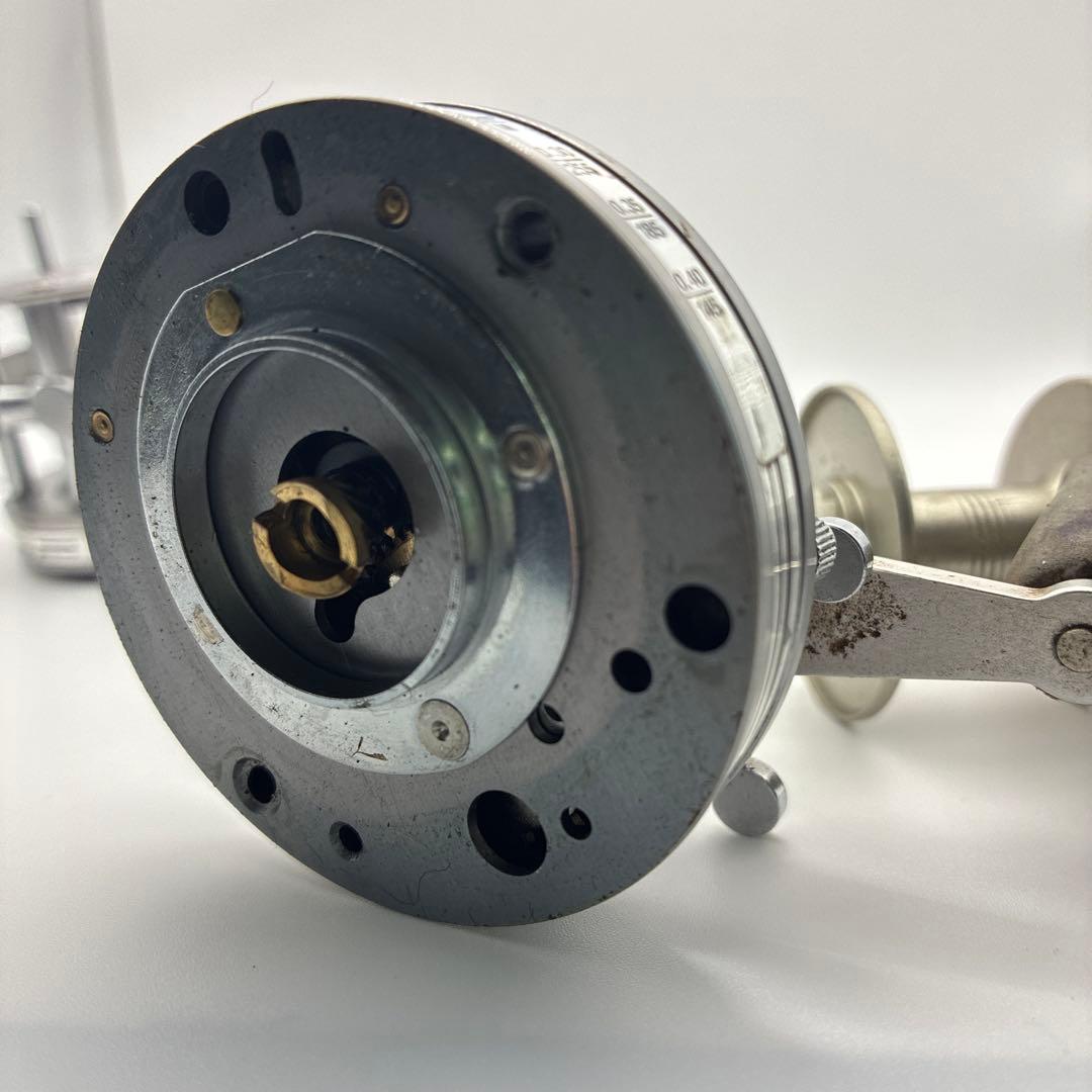 ジャンク ABU 5600C 割れ 部品欠損 あり