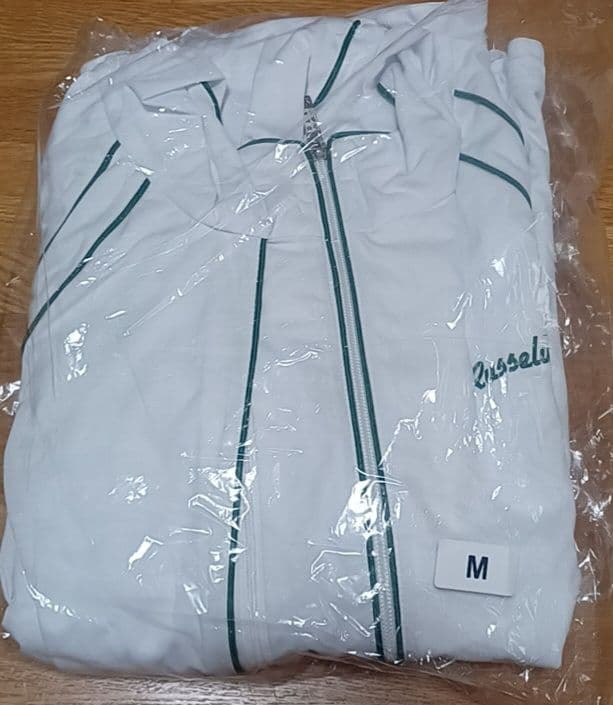 Russeluno ホワイト　ジップアップパーカー　サイズ4 新品　未使用