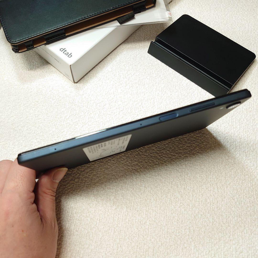 ドコモ dtab d-42a 元箱・充電スタンド・保護フィルム・カバー付き