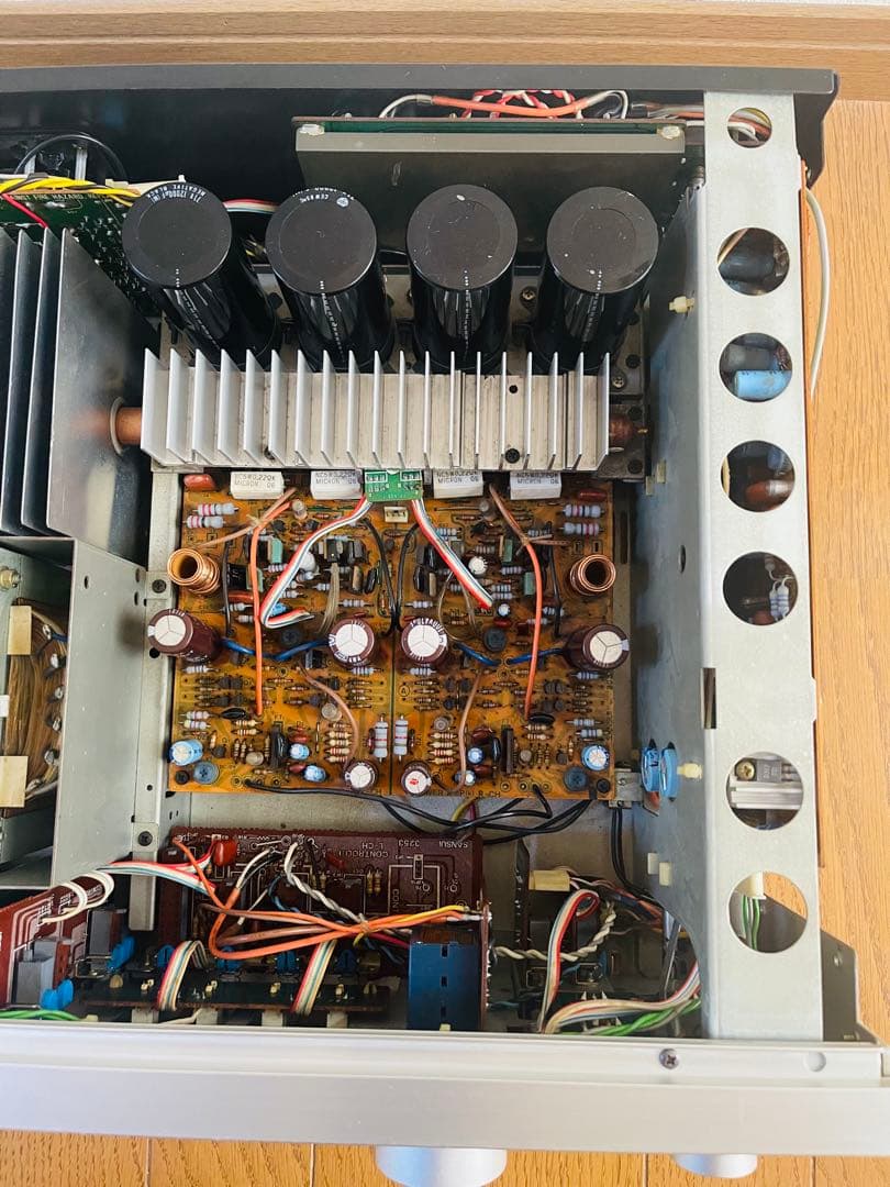 Sansui AU-D707F プリメインアンプジャンク品電源入りません。