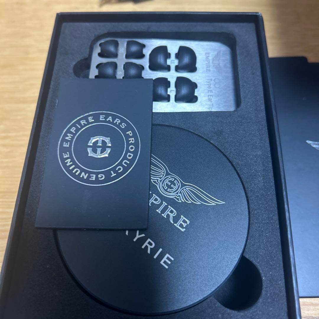 トニー　Empire Ears Valkyrie