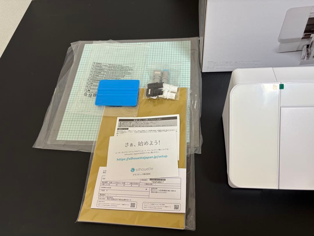 カッティングステッカー作成　シルエットカメオ4 本体とロール5本