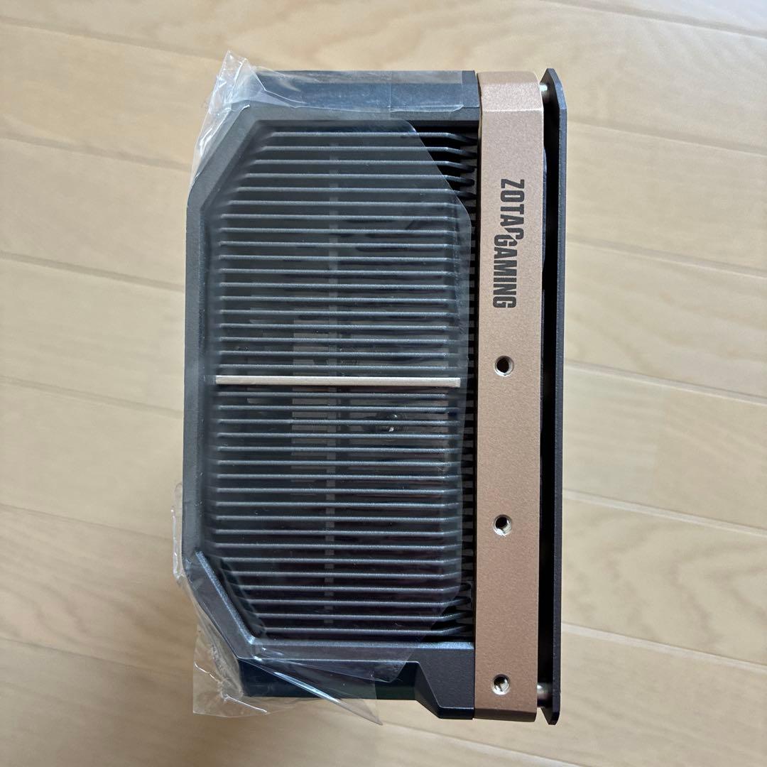 グラフィックボード　グラボ 5090 ヒートシンク　ファン　など