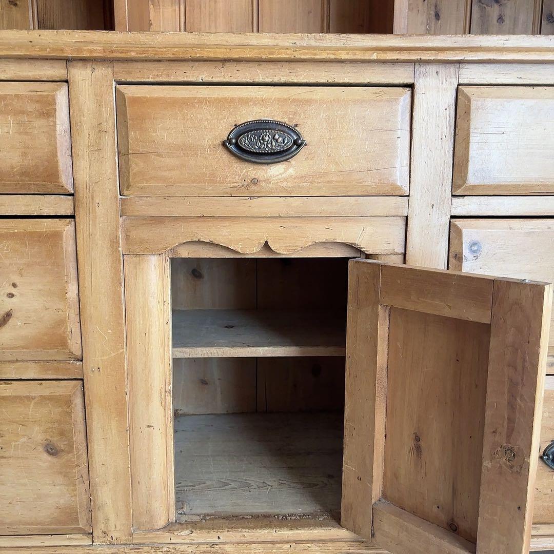 イギリス　アンティーク　シェルフ　サイドボード　キャビネット　英国　カップボード