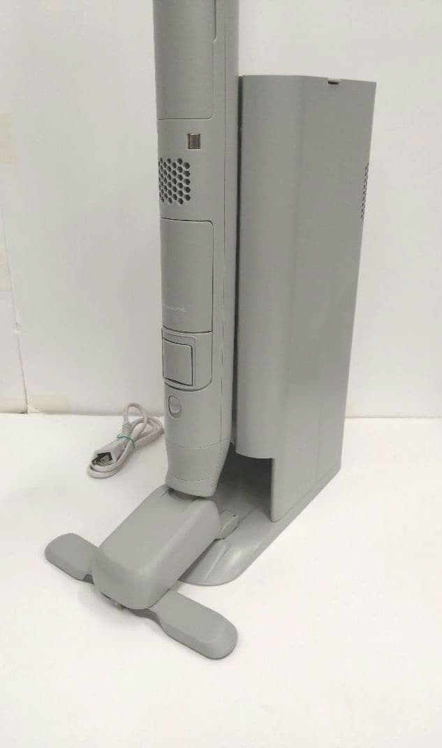 美品 パナソニック セパレート型 コードレススティック掃除機 MC-NS70F