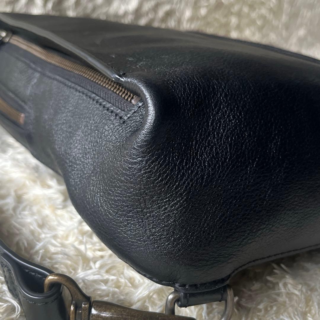 極美品　マザーハウス　カゼマトウ　 クロスバッグ レザー ボディバッグ シボ革