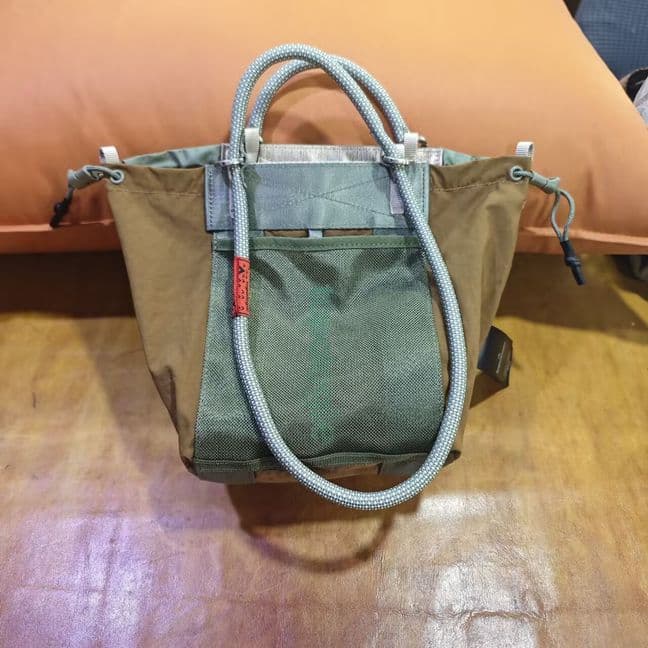 Topologie オリーブグリーン ナイロンショルダーバッグ大容量 旅行バッグ