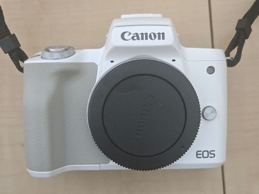 Canon EOS M ホワイト ダブルズームキット