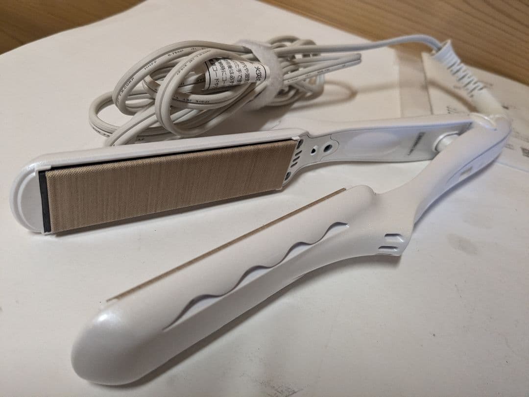 【美品】絹女 KINUJO ストレートヘアアイロン LM-125