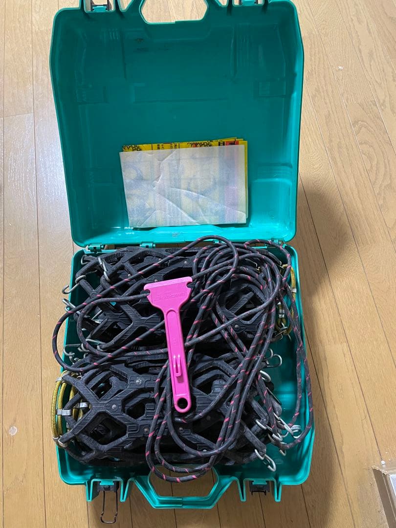 ゴム製のスパイクチェーン