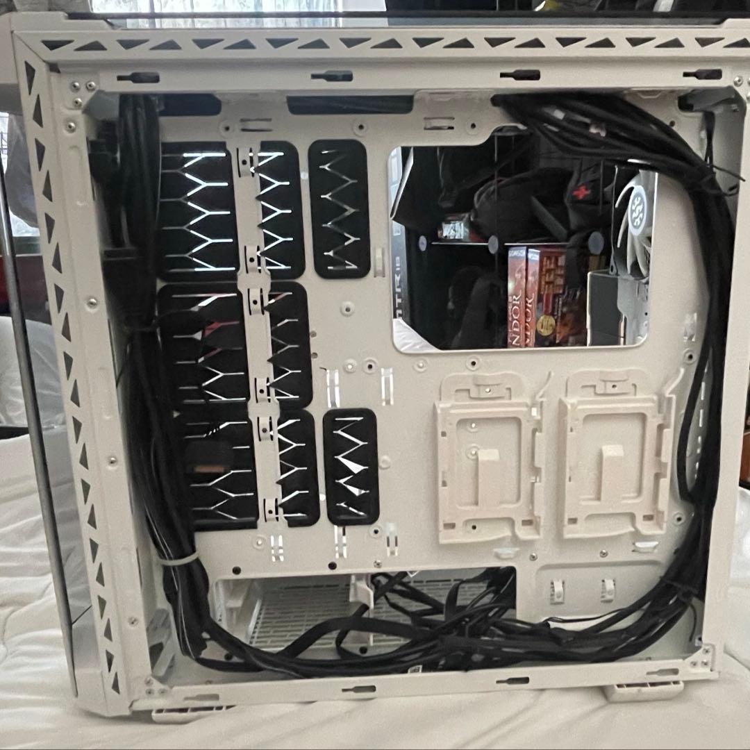 XPG Battle Cruiser 4面ガラス PCケース ファン4基ホワイト