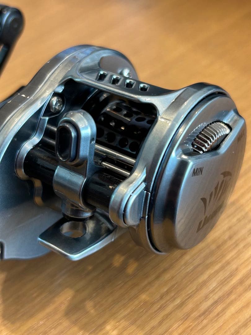 【1度使用】USOPP 右ベイトキャスティングリール 【LEYDUN】