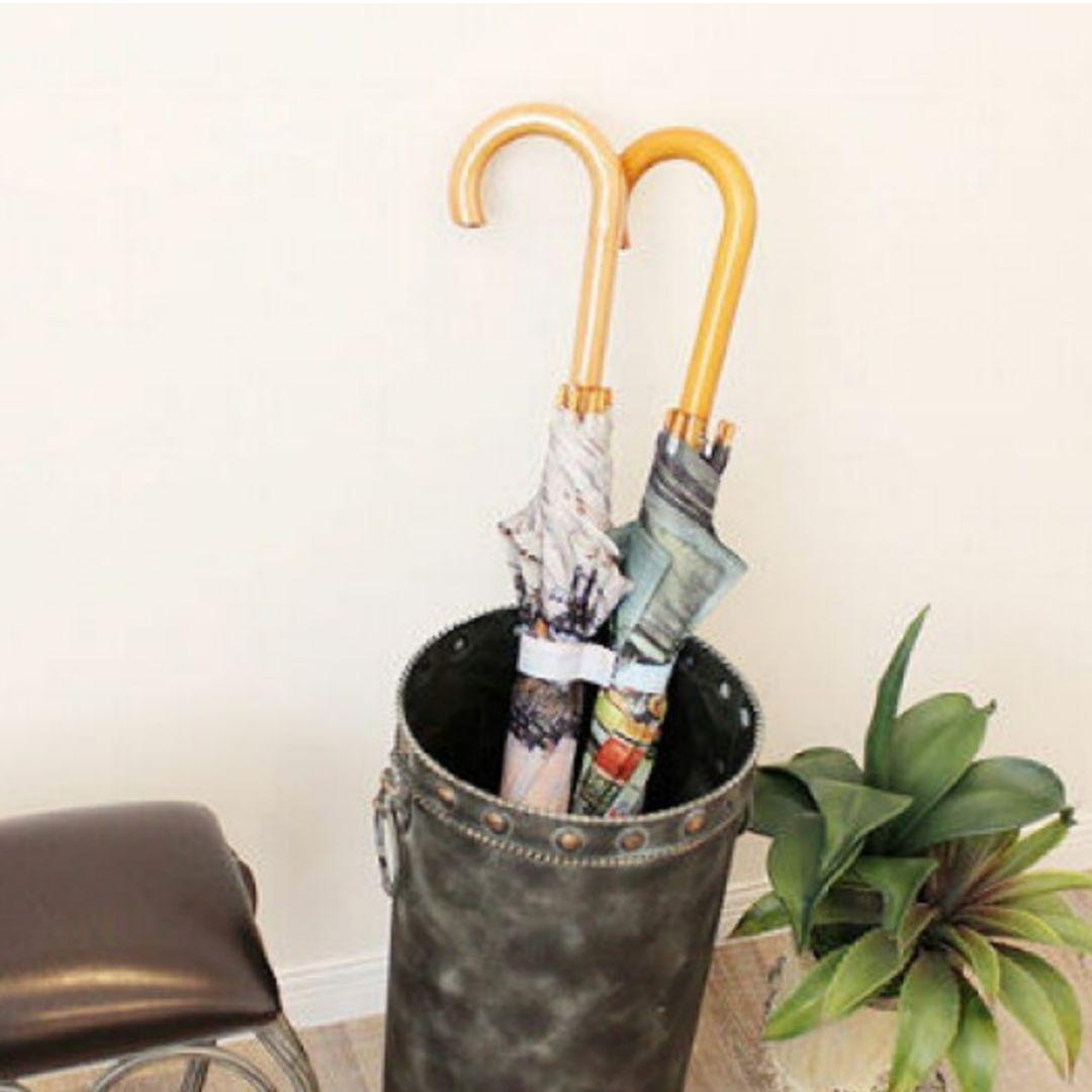 輸入雑貨　アイアン製品　『ライオン飾り付き円筒形傘だて』　アンブレラスタンド