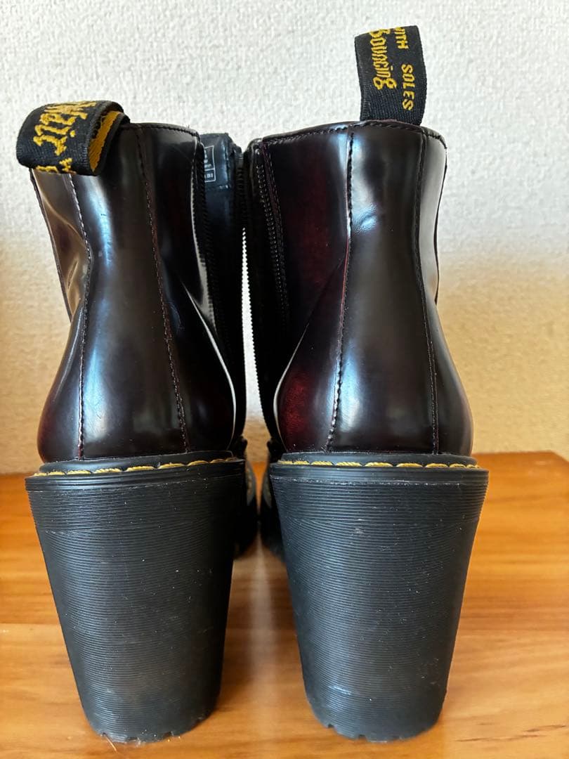 ドクターマーチン マグダレナ アンクルジップ ヒールブーツ 23728600