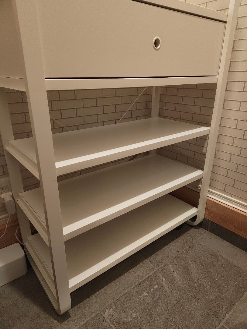 april　IKEA ELVARLI エルヴァーリ　玄関収納