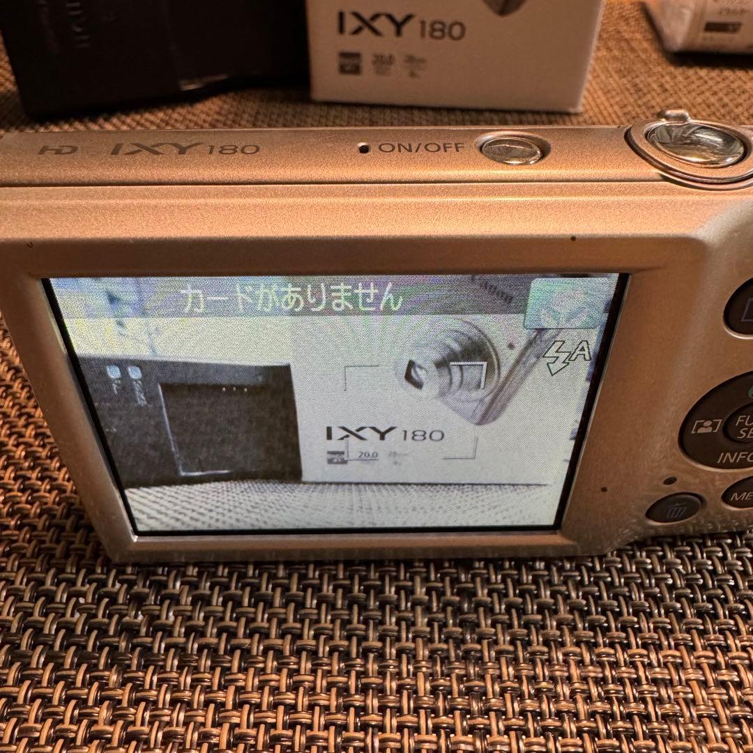 【Canon IXY180】 シルバー 本体と付属品　【デジカメ】