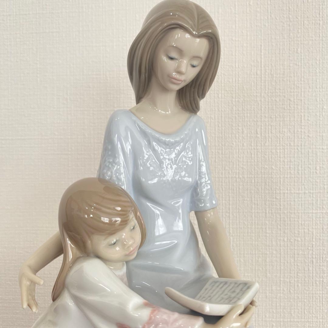 LLADRO リヤドロ 『 おやすみ前のご本 』 置物