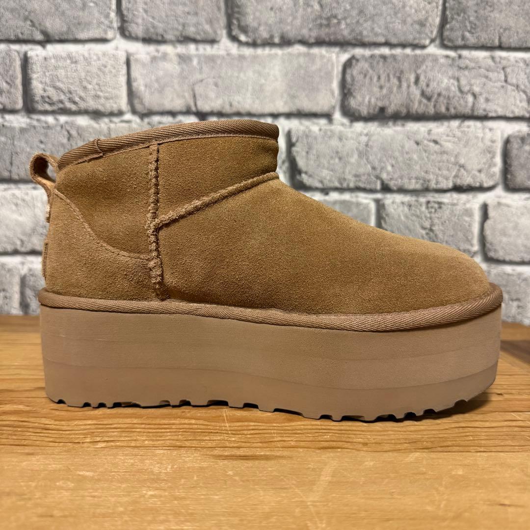 靴 UGG W CLASSIC ULTRA MINI PLATFORM 22cm