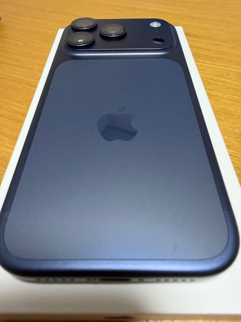 iPhone17pro 256GB ディープブルー✳︎未使用に近い✳︎明日発送