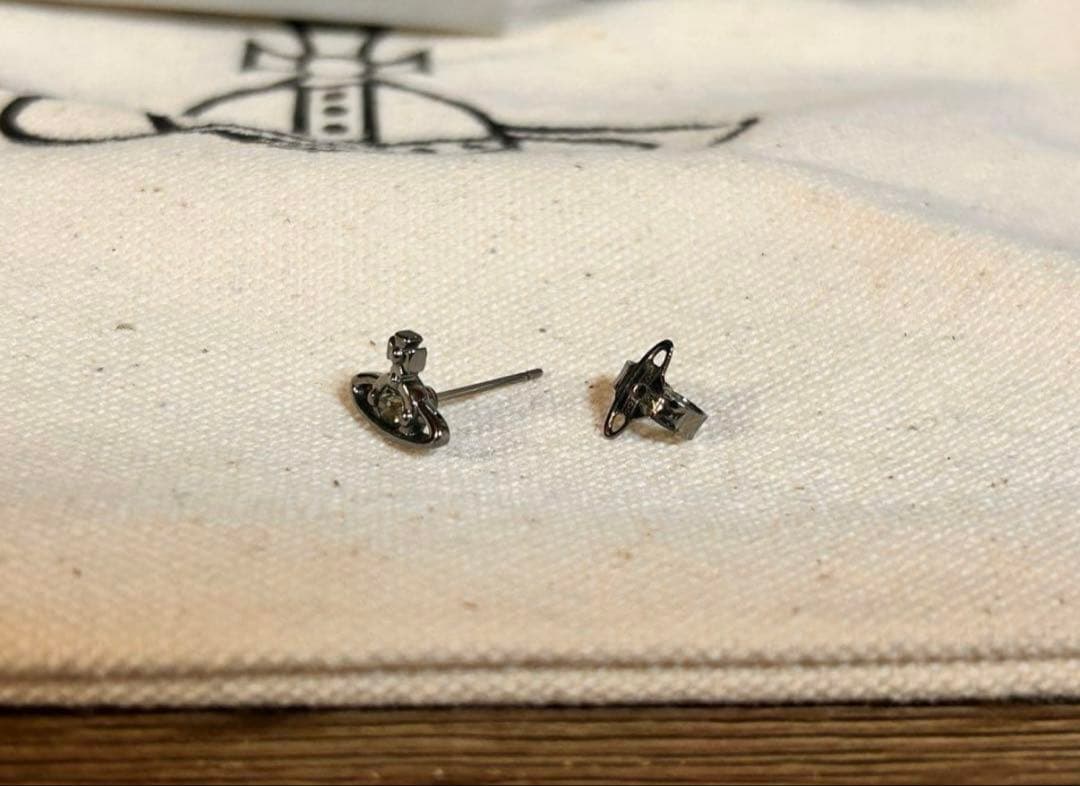 Vivienne Westwood シングルピアス シルバー