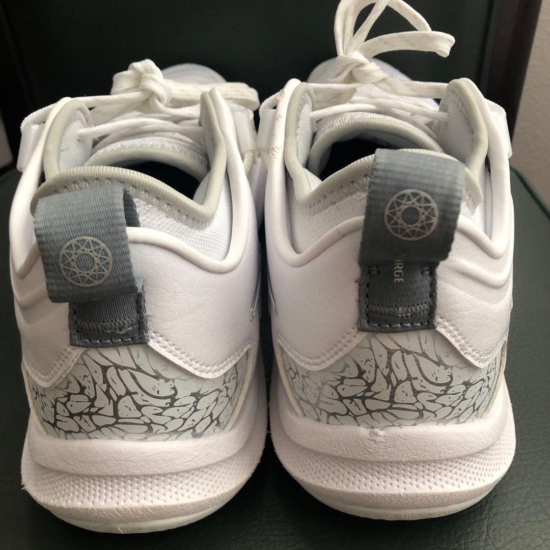 アシックス　NOVA SURGE LOW2
