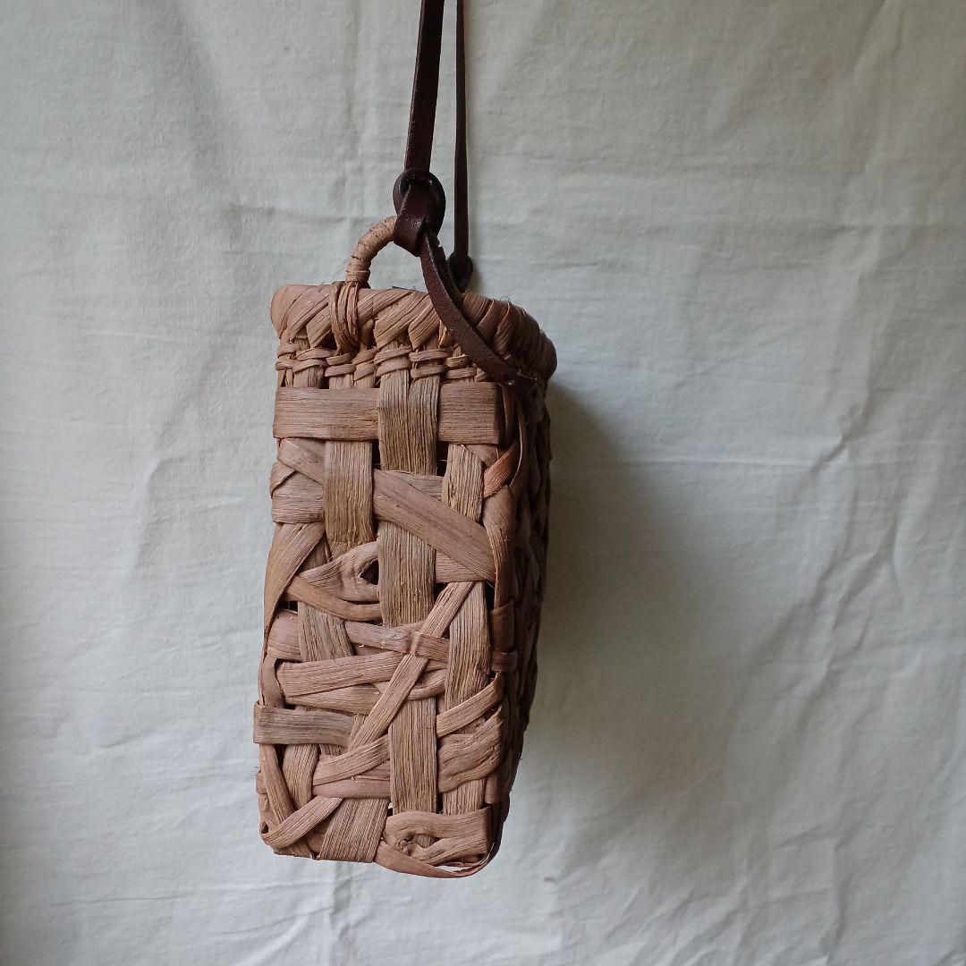 乱れ編みの国産山葡萄ショルダーバッグ