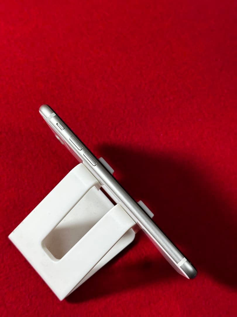 【4195】iPhone SE3第3世代スターライト 64GB simフリー