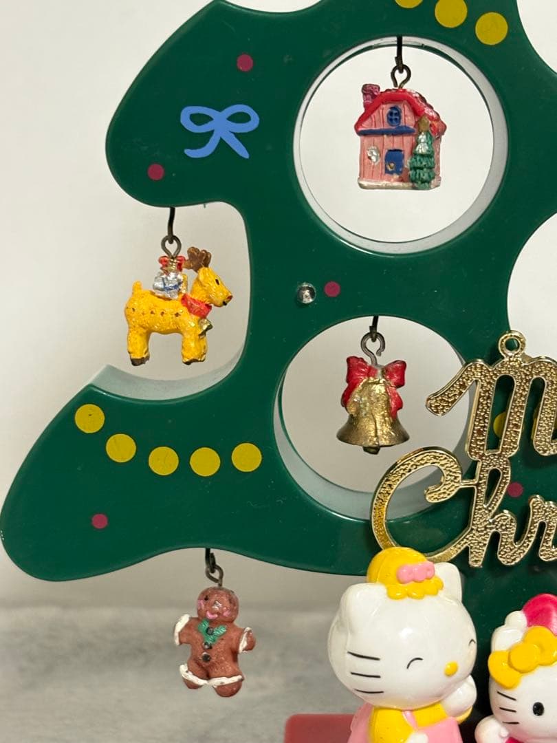 ハローキティ　サンリオ　クリスマスツリー　ライト・メロディー付き