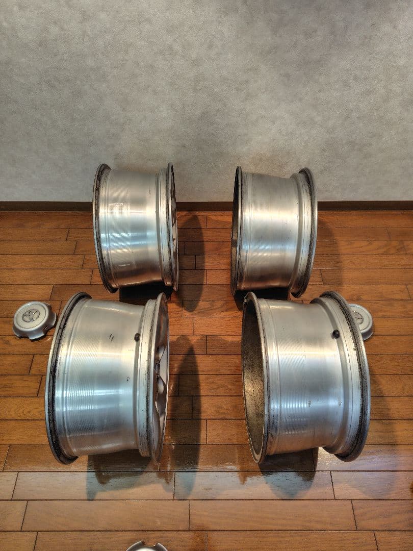 トヨタ ランクル100 純正ホイール