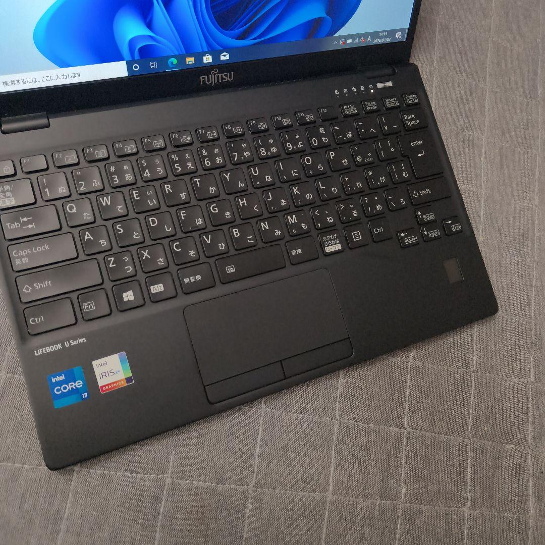 日本製 超軽量 美品 Fujitsu 爆速 11世代i7 16GB 512GB