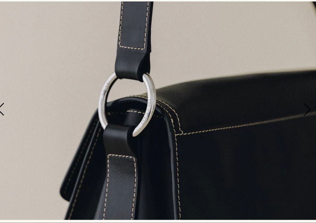 TOUT Y ESTトゥティエ SAC POULIE BLACK美品