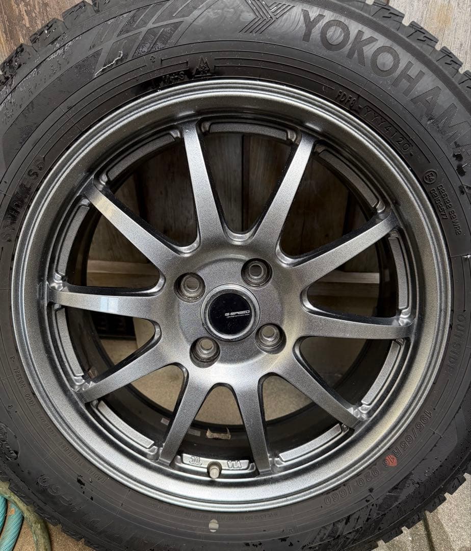 トヨタ　ライズ　16インチ スタッドレスタイヤ　ホイールセット