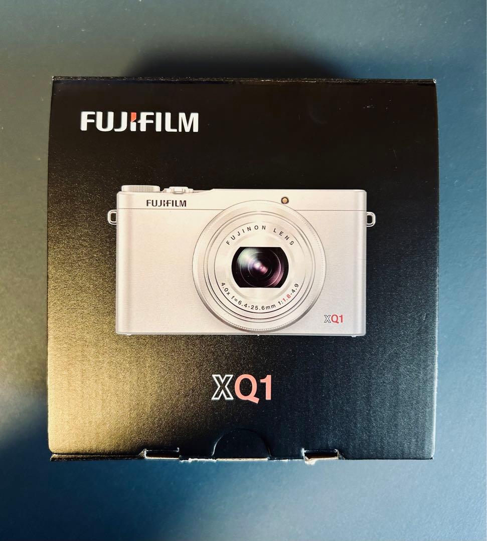 【極美品】デジタルカメラ FUJI FILM XQ1 SILVER