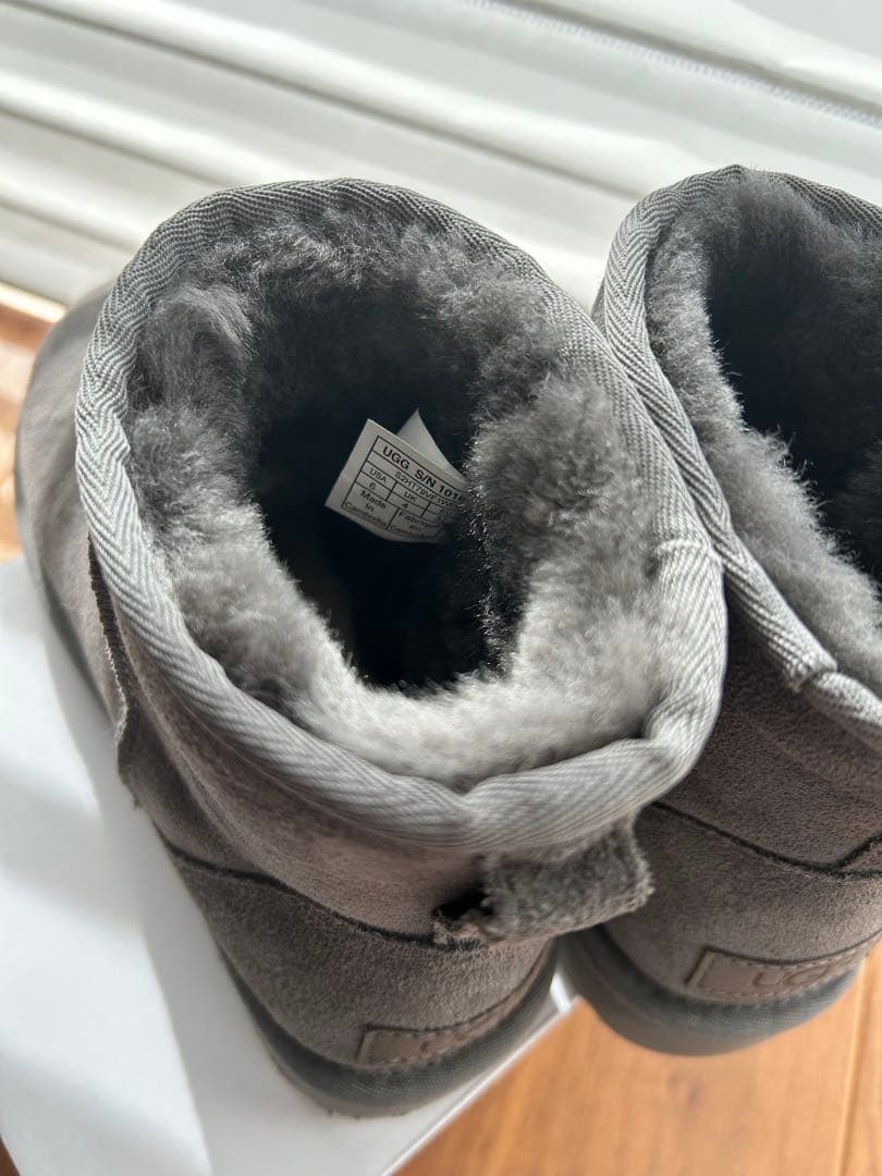 【美品】UGG グレー ショートブーツ