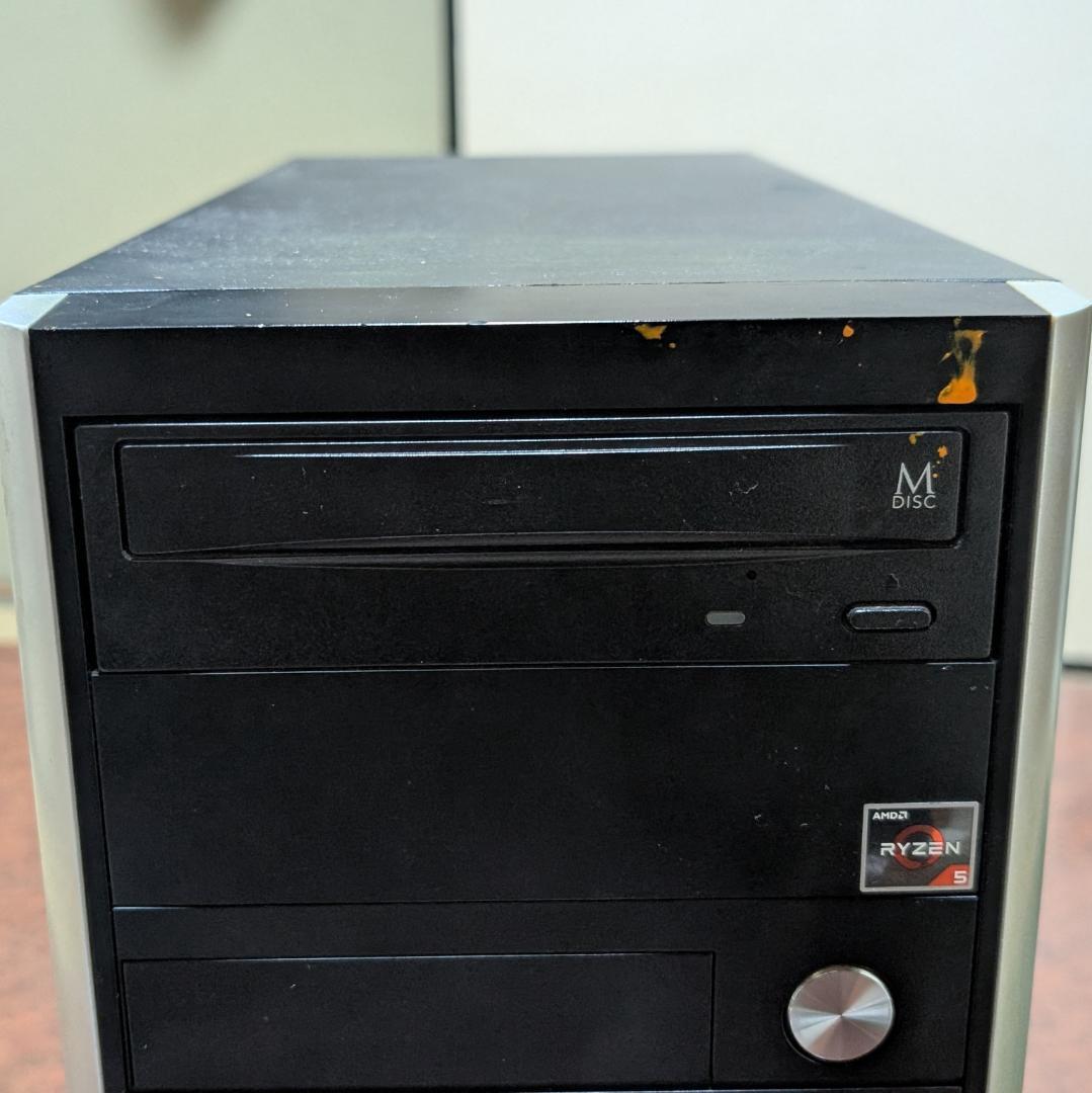 ３２Gメモリの中古Windows10PC【汚れ、欠品あり】