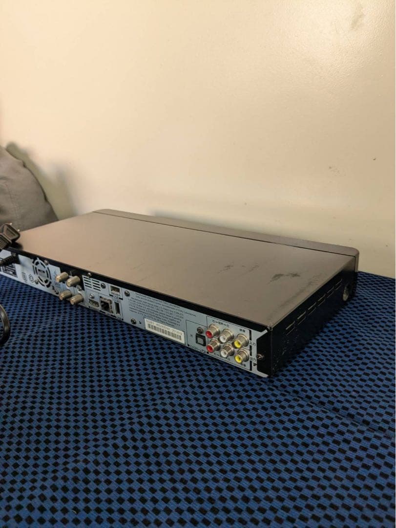 TOSHIBA ブラックブルーレイレコーダー